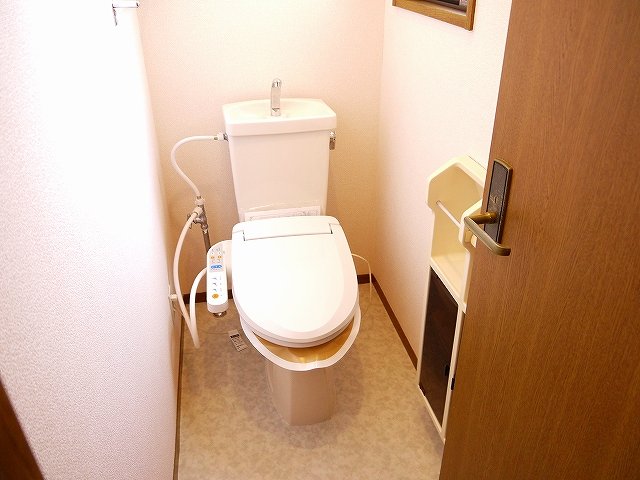 トイレ　トイレもきれいです