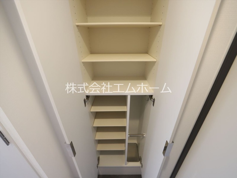 玄関　玄関　シューズボックス付