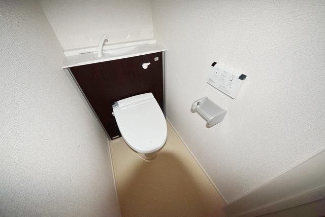 トイレ　★ウォシュレット付きのトイレです★
