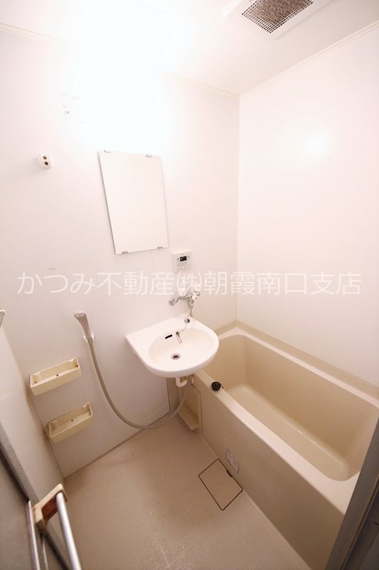 バス・シャワールーム　別部屋参考写真