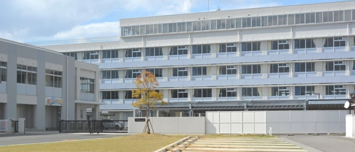 中学校　小野中学校（中学校）まで469m
