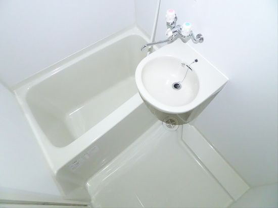 バス・シャワールーム　Ｂ・Ｔ別　シャワー　浴室乾燥機