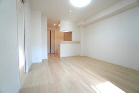 居室・リビング　こちらの居間で趣味の時間をお楽しみください