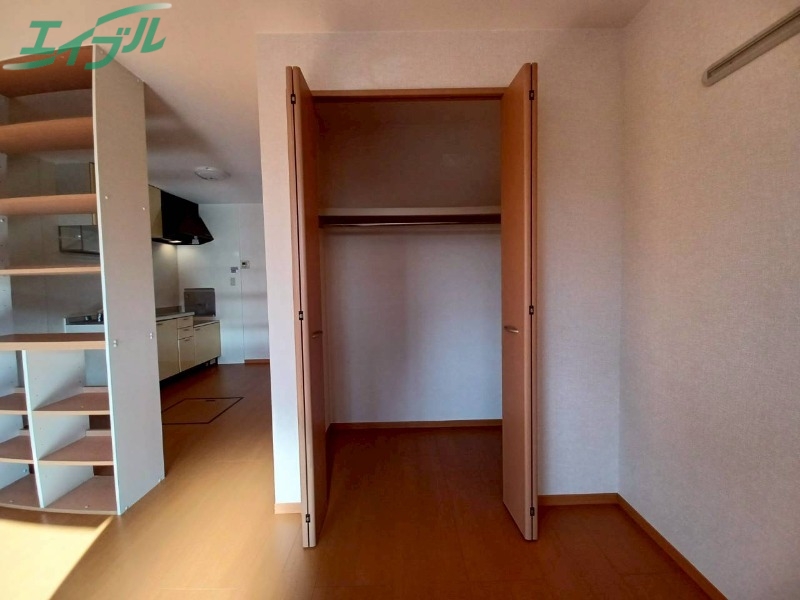 収納　同型参考写真