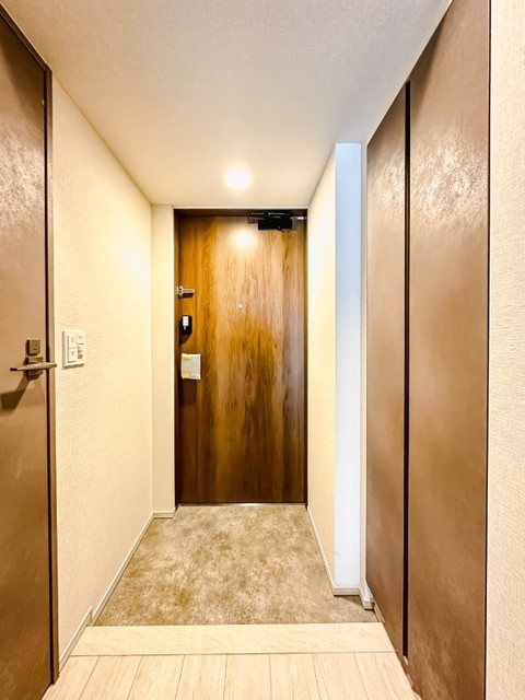玄関　※写真は同タイプ住戸です。
