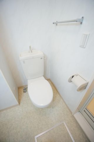 トイレ　※同タイプの写真です。
