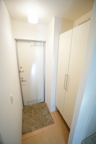 玄関　※同タイプの写真です。