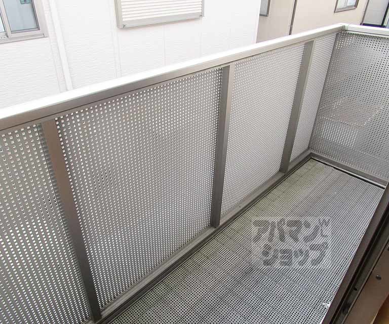 バルコニー　室内の写真です。