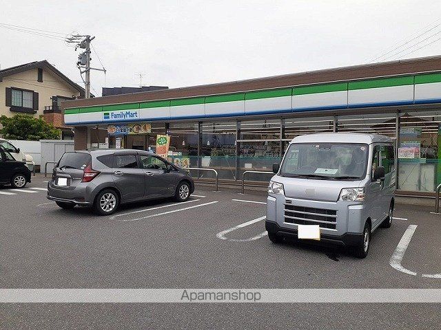 コンビニ　ファミリーマート（コンビニ）まで540m