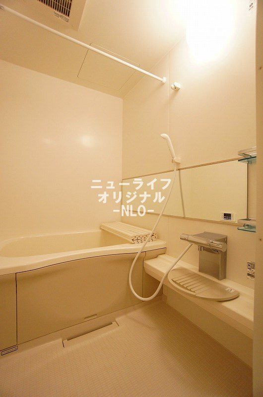 バス・シャワールーム　一日の疲れを癒すバスルームは追い焚き＆浴室乾燥機付き☆