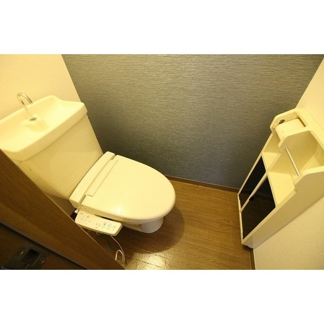 トイレ　写真は別の部屋のものです