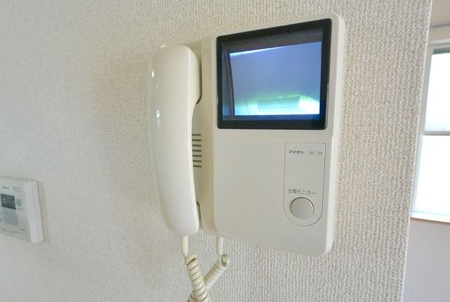 セキュリティ　★モニター付きのインターフォンが搭載★