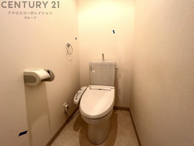 トイレ　温水洗浄便座付きのトイレです♪