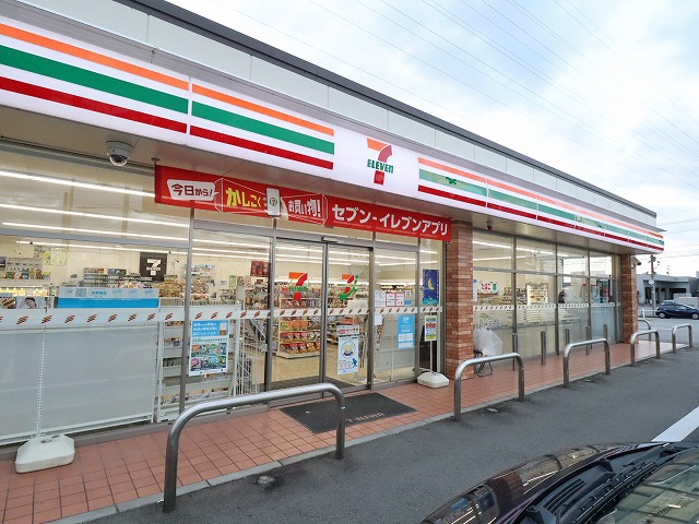 コンビニ　セブンイレブン（コンビニ）まで415m