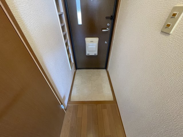 玄関　※別室参考写真です。