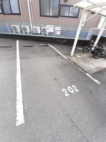 駐車場　駐車場に車を止められます