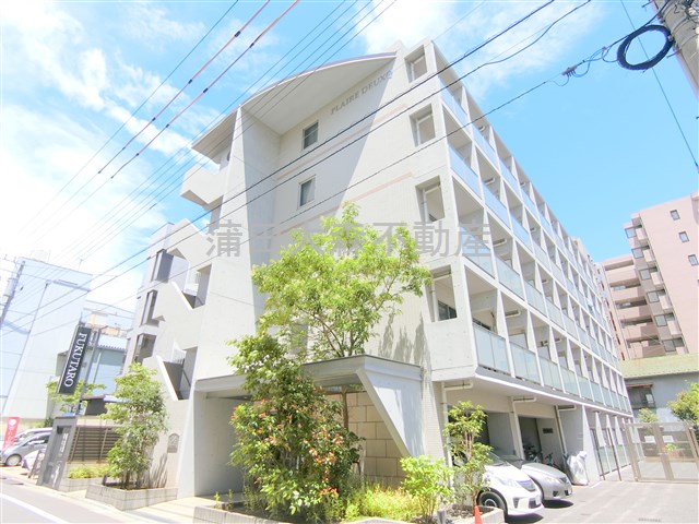 建物外観　2017年4月築　RC鉄筋コンクリート造地上5階建て1K 1