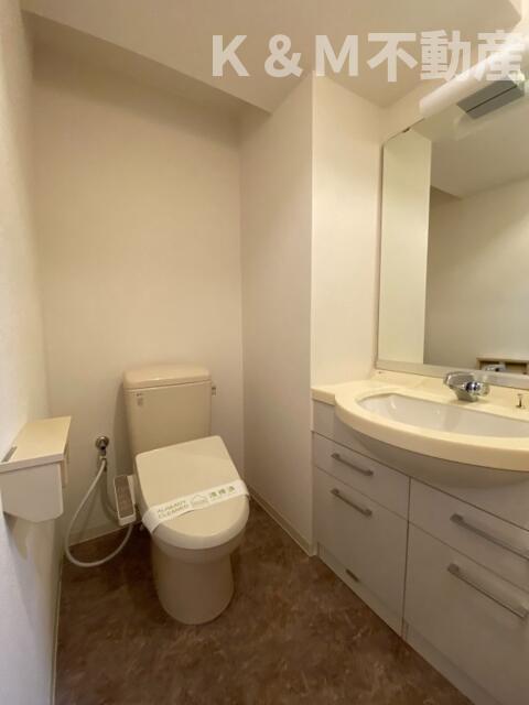 トイレ　落ち着いたトイレです