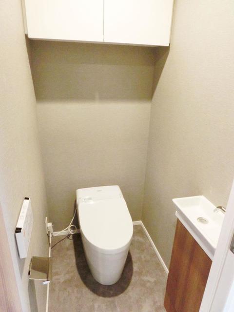 トイレ　※写真は同タイプ住戸です。