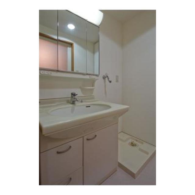 洗面設備　※写真は同タイプ住戸です。