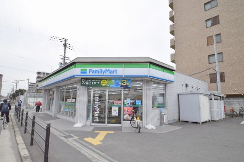 コンビニ　ファミリーマート鶴見今津北店（コンビニ）まで205m