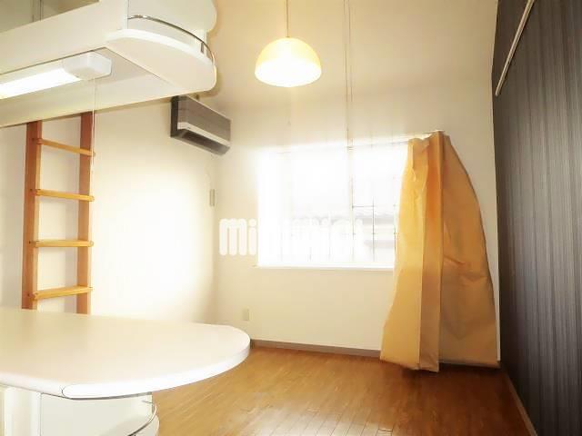 居室・リビング　２階の明るいお部屋です。