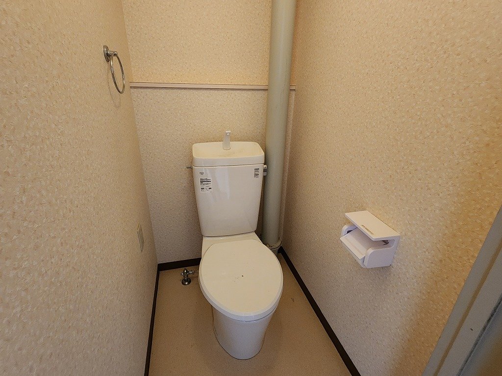 トイレ　トイレ内コンセントあります。