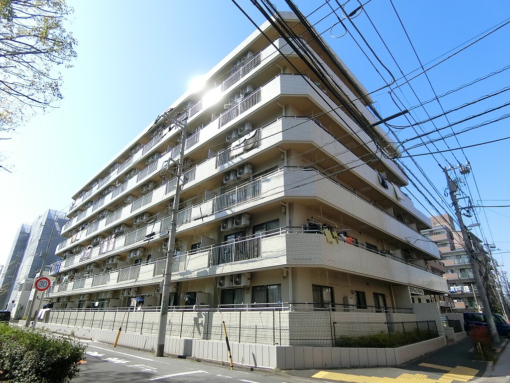 建物外観　マンションカネイ　防犯カメラ各所・エレベーター完備