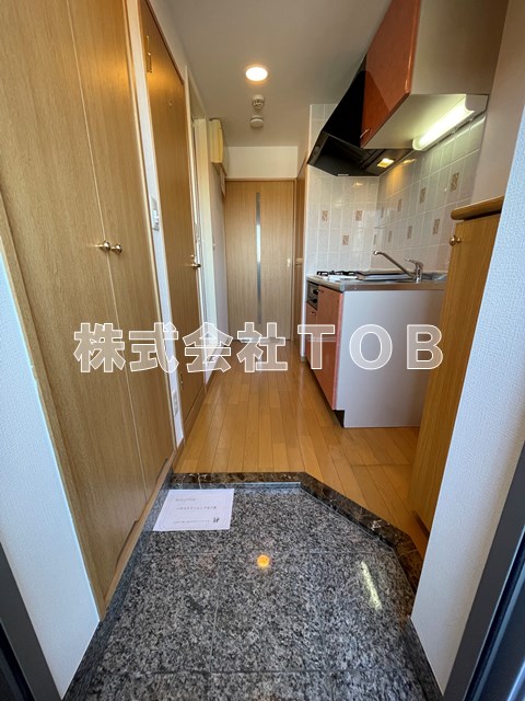 玄関　※別号室同間取り参考写真