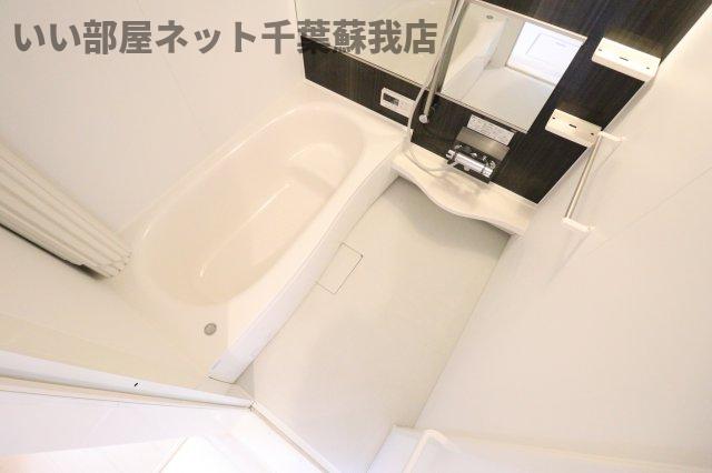 バス・シャワールーム　コンパクトで使いやすいお風呂です