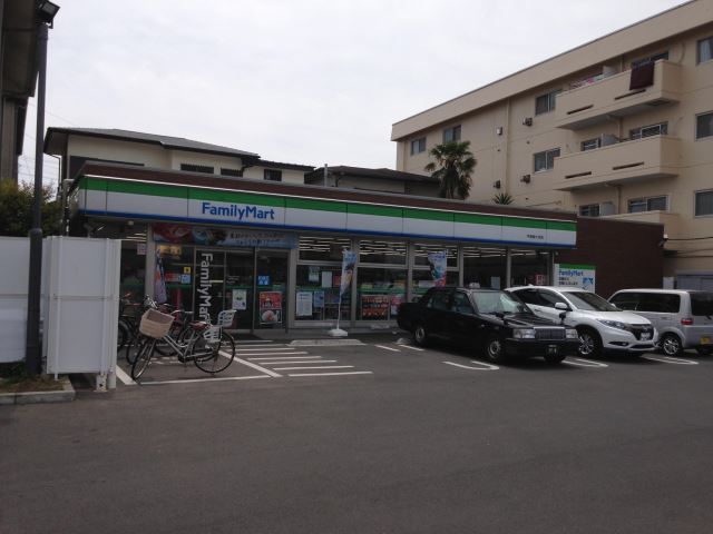 コンビニ　ファミリーマート（コンビニ）まで360m