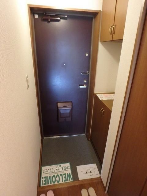 玄関　タウンハウジング府中店まで