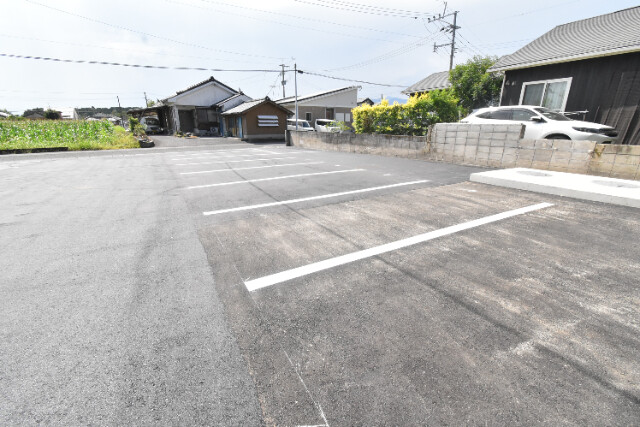 駐車場　建設中