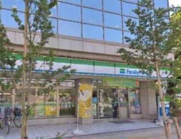 コンビニ　ファミリーマート 板橋赤塚新町三丁目店（コンビニ）まで875m