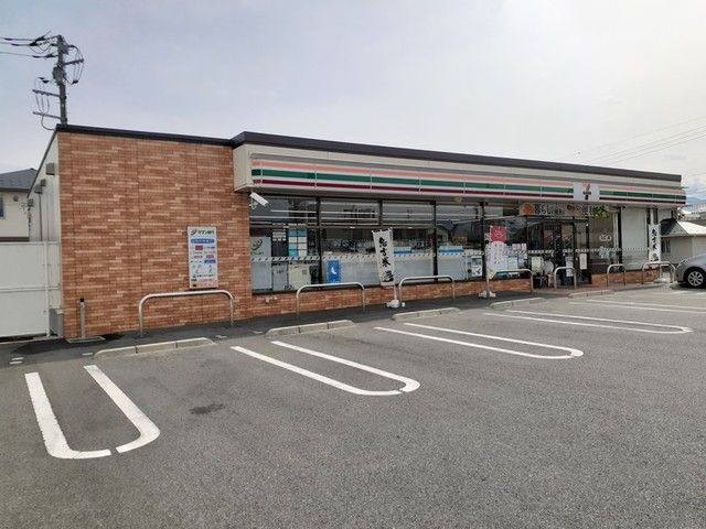 コンビニ　セブンイレブン甲府朝気1丁目店（コンビニ）まで270m