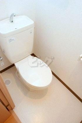 トイレ　弊社ではウォシュレットの取付もお手頃価格で承っております♪
