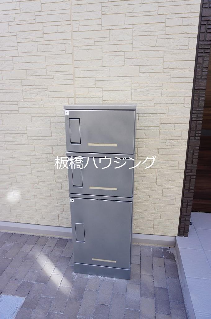 エントランス　宅配BOXあり