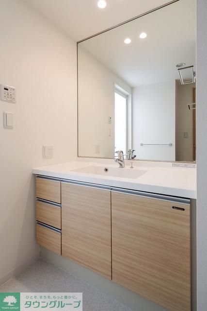 洗面設備　※写真は同タイプ住戸です。