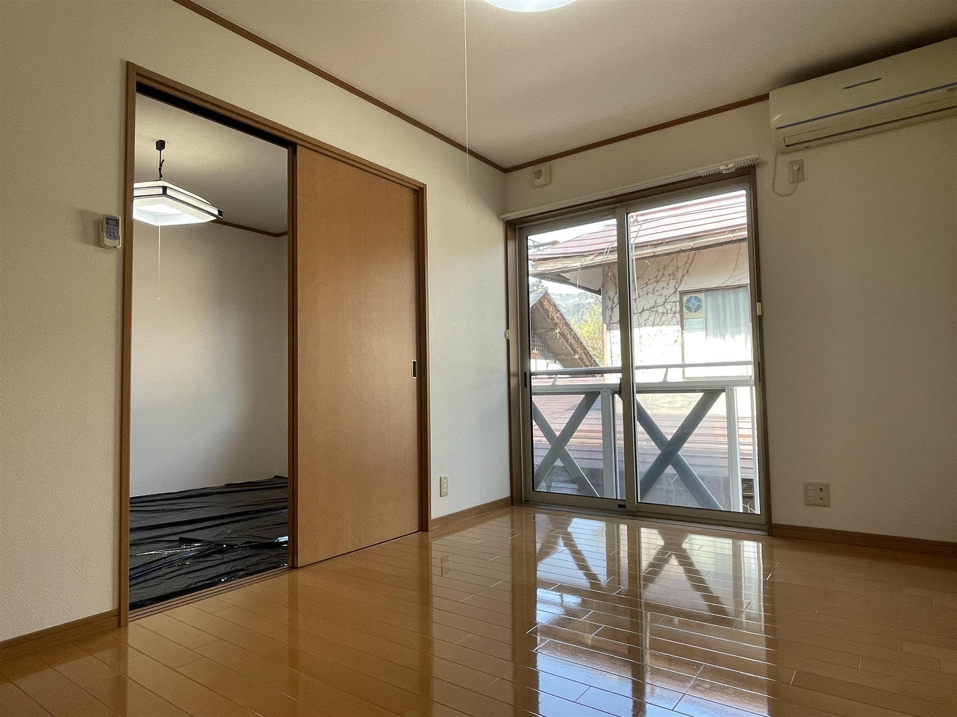 その他部屋・スペース　きれいな洋室6帖に奥には落ち着く和室の空間！