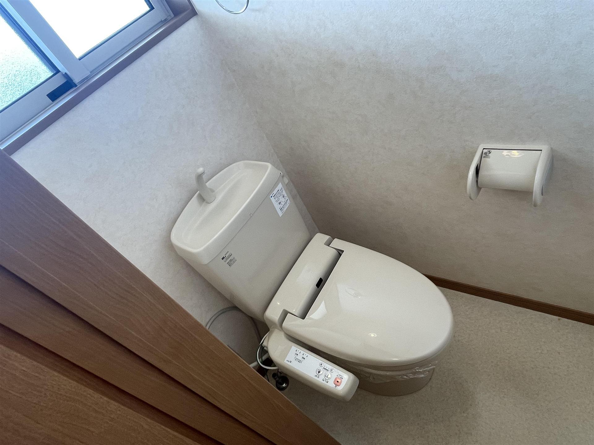 トイレ　あると嬉しい温水洗浄便座の清潔感のあるトイレ☆