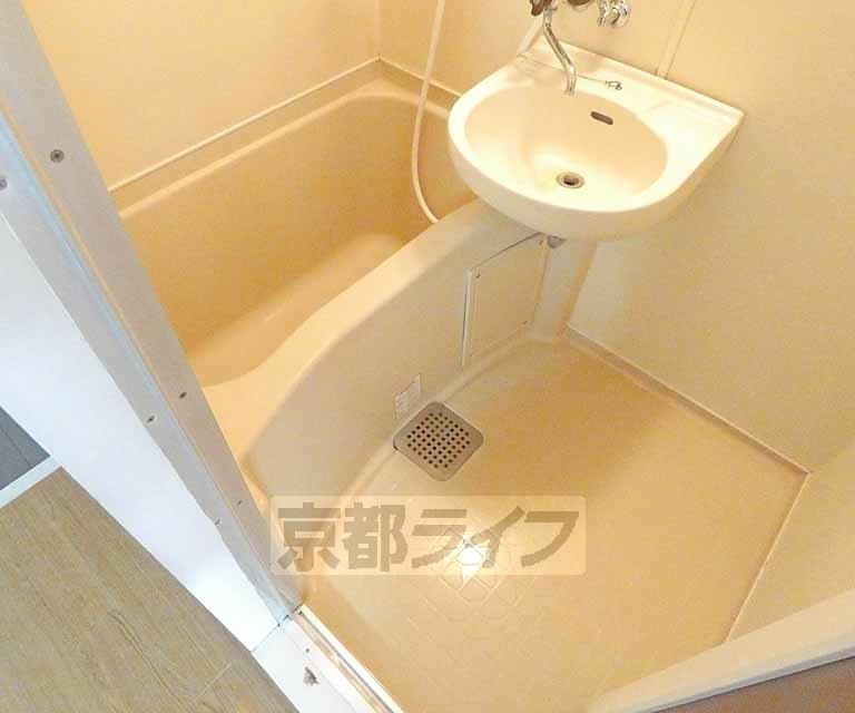 バス・シャワールーム　きれいなバスになります。