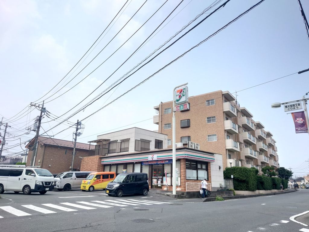 コンビニ　セブン-イレブン 東大宮４丁目店（コンビニ）まで400m