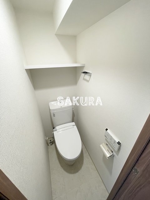 トイレ　嬉しいシャワー付きトイレ