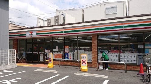 コンビニ　セブンイレブン 大阪橘1丁目店（コンビニ）まで463m