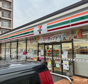 コンビニ　セブンイレブン 戸田中町1丁目東店（コンビニ）まで149m