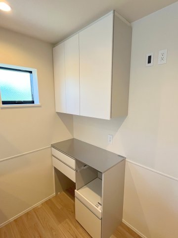 その他部屋・スペース　★備付食器棚あり★