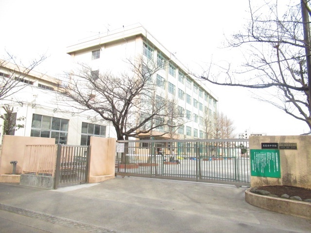 中学校　江戸川区立東葛西中学校（中学校）まで607m