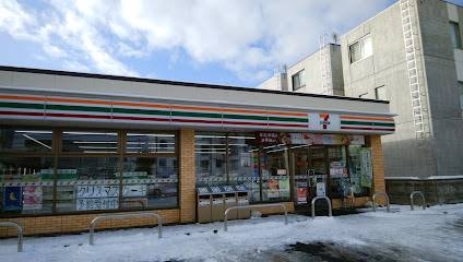 コンビニ　セブンイレブン札幌月寒東19丁目店（コンビニ）まで403m
