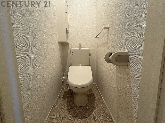 トイレ　温水洗浄便座付きのトイレです♪