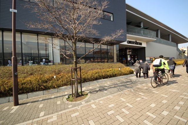 コンビニ　クイーンズ伊勢丹仙川店（コンビニ）まで510m